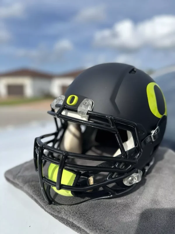 OREGON DUCKS VOLT CUSTOM RIDDELL SPEED FULL SIZE FOOTBALL HELMET - Image 2