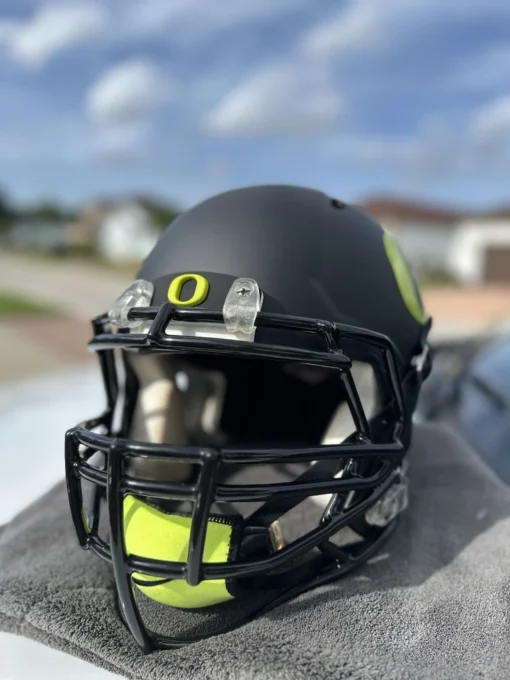 OREGON DUCKS VOLT CUSTOM RIDDELL SPEED FULL SIZE FOOTBALL HELMET