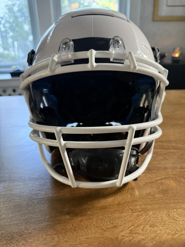 Slightly used ! Schutt F7 VTD Adult Football Helmet Collegiate Sz Large White