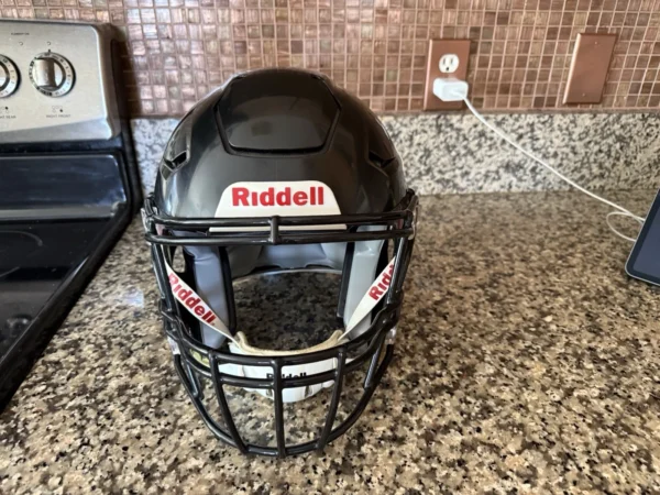 Riddell SpeedFlex Football Helmet Black with Facemask (Youth Small) - Image 8