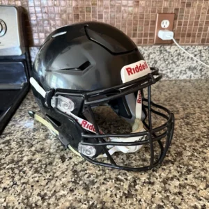 Riddell SpeedFlex Football Helmet Black with Facemask (Youth Small)